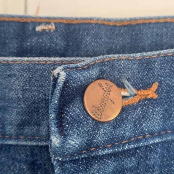 Wrangler X Urban Renewal Denim Shorts - Picture 2 of 11